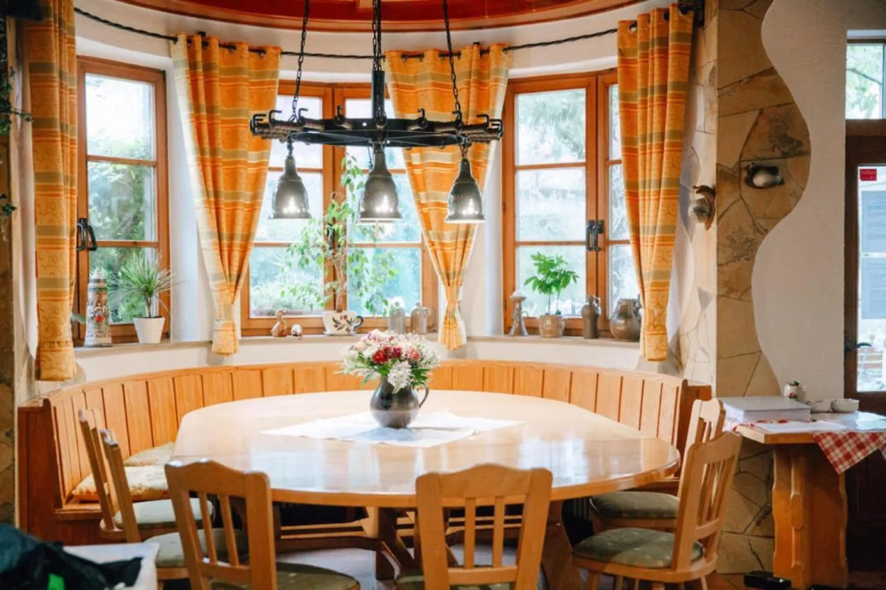 Herrenschenke-Café Eiring Königsberg in Bayern 3*,  Deutschland
